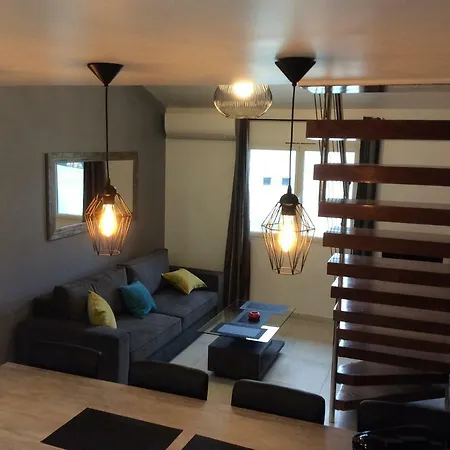 公寓 De Au 1er Etage 45m2 昂蒂布