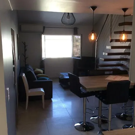 公寓 De Au 1er Etage 45m2 昂蒂布