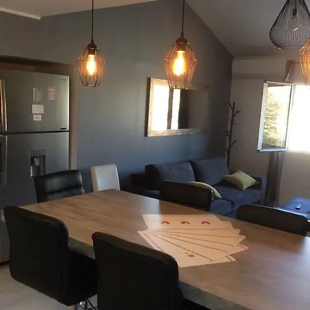 De Au 1er Etage 45m2 アパート