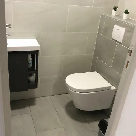 De Au 1er Etage 45m2 昂蒂布