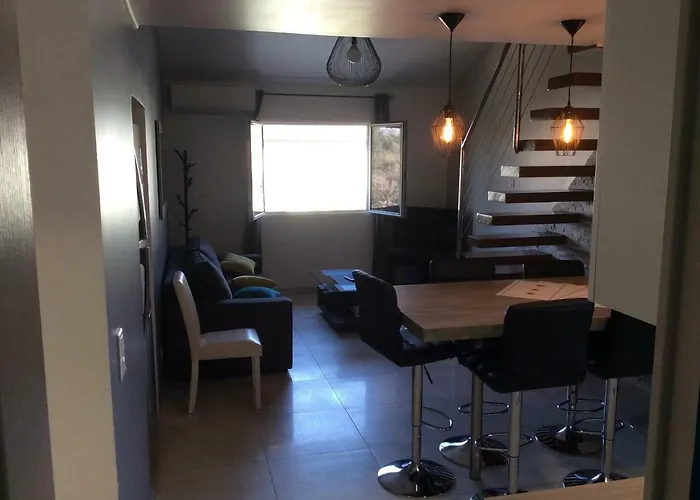 Appartement De Au 1er étage 45m2 Antibes